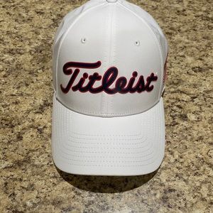 Titleist white flag with American flag logo. New with tags